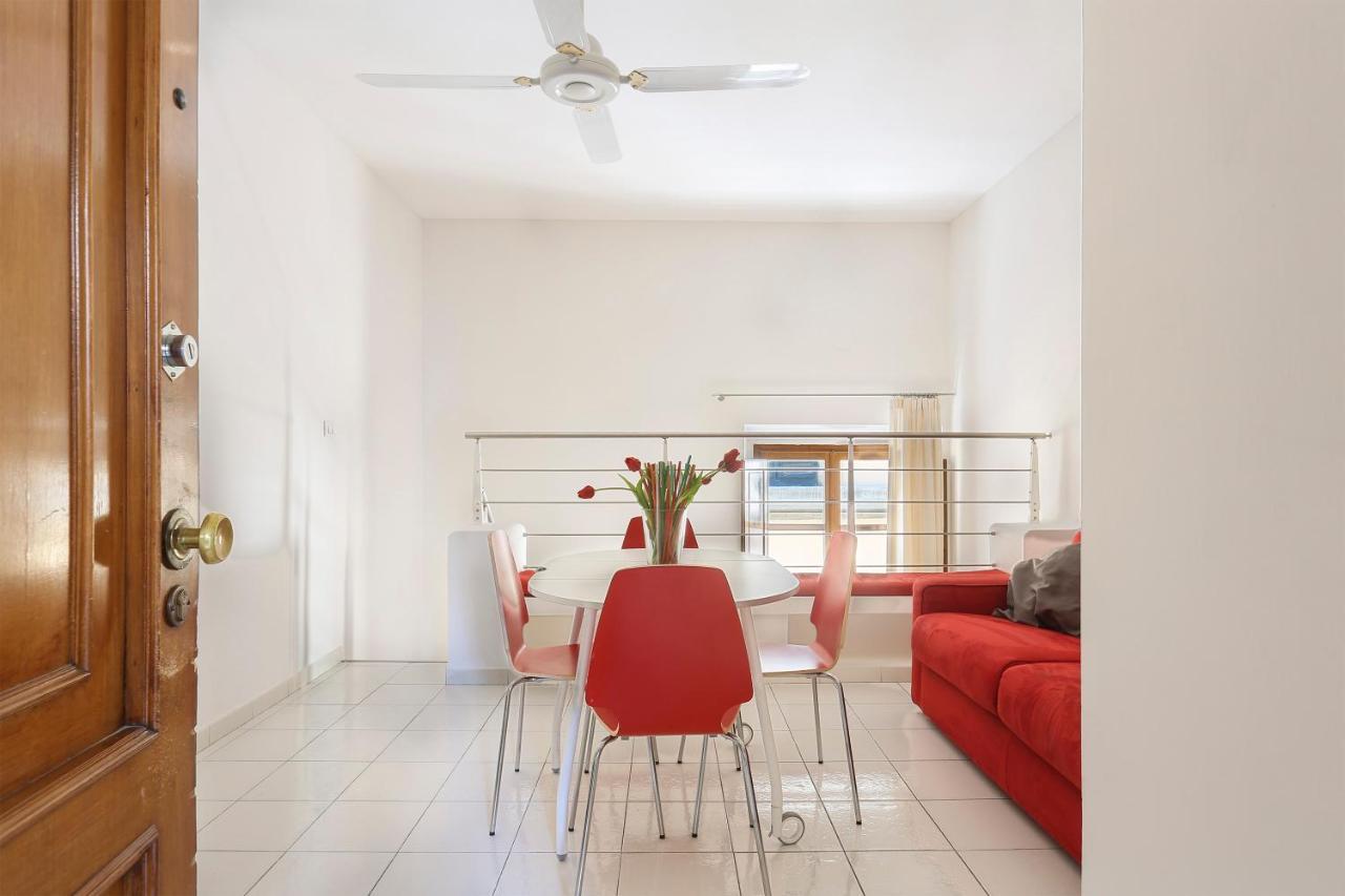 Little Gem Located Near Duomo-hosted By Sweetstay Florencia